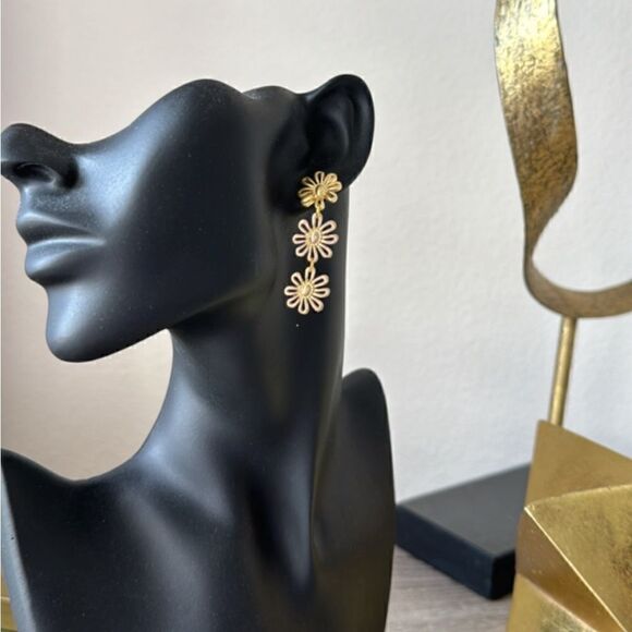 Flower drop earrings A351 - Picture 3 of 5